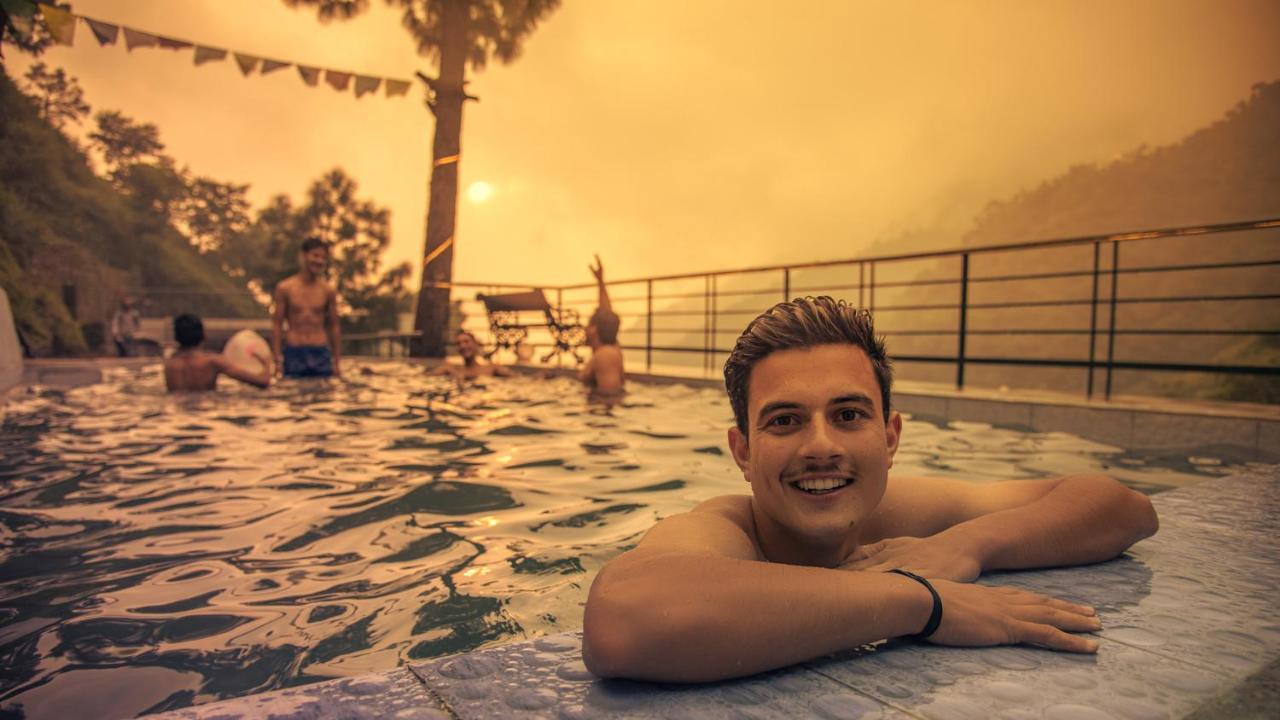 Safarmaina Resort Kasauli Extérieur photo