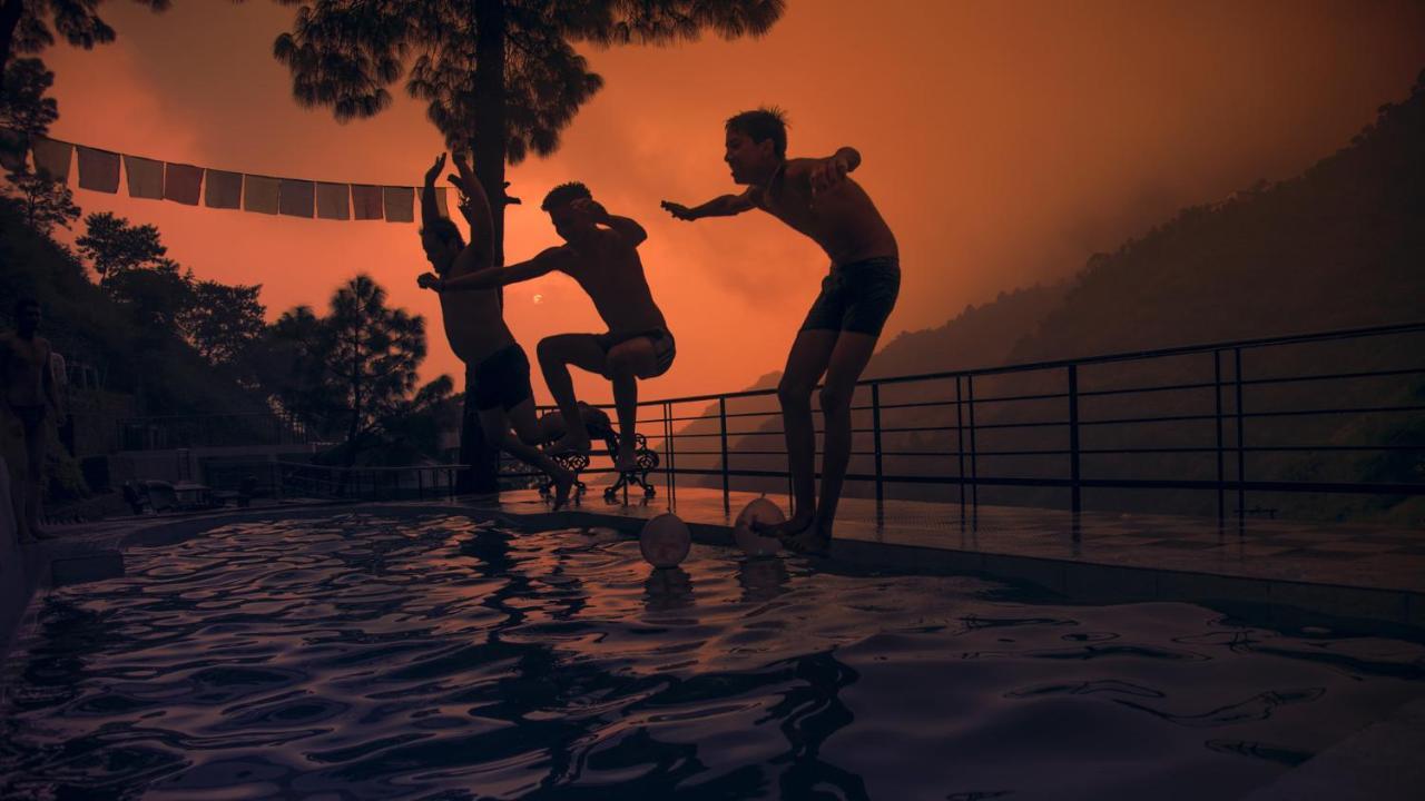 Safarmaina Resort Kasauli Extérieur photo