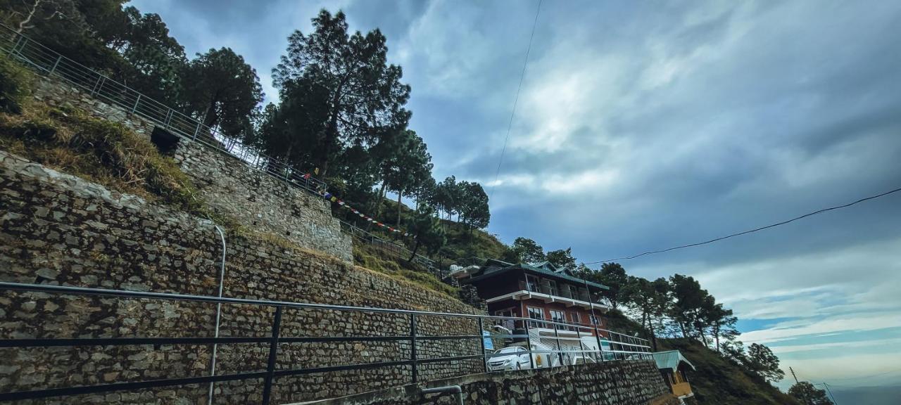 Safarmaina Resort Kasauli Extérieur photo