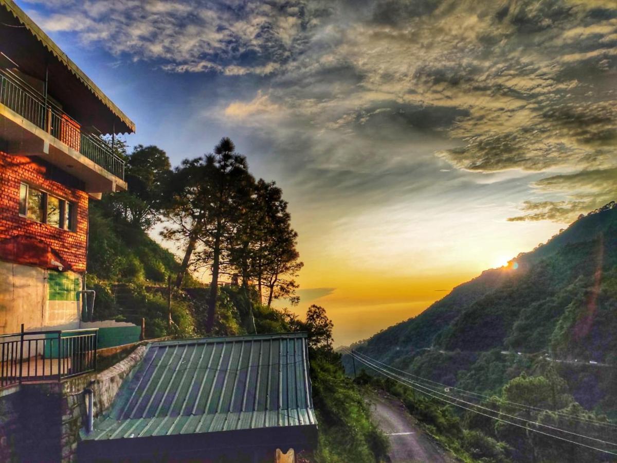 Safarmaina Resort Kasauli Extérieur photo